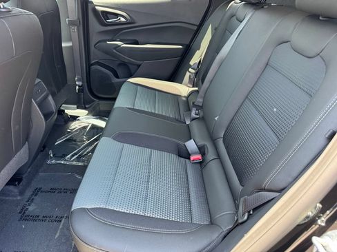New 2026 Chevrolet Trax LT w/ Midnight Edition FWD image 13