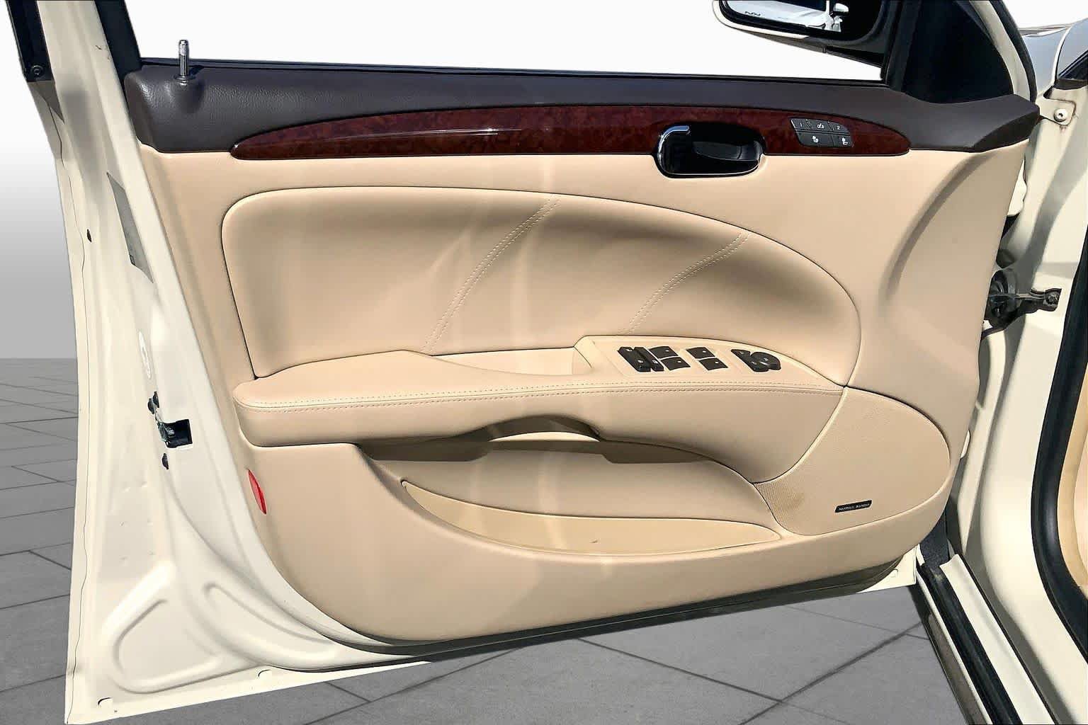 Used 2010 Buick Lucerne CXL FWD image 20