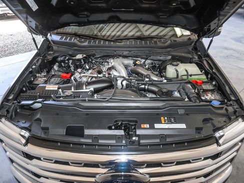 New 2026 Ford F250 XLT w/ XLT Premium Package AWD/4WD image 18