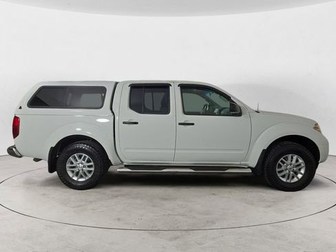 Used 2016 Nissan Frontier SV image 6