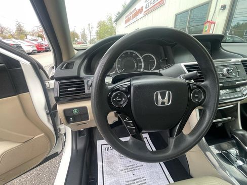 Used 2017 Honda Accord LX image 12