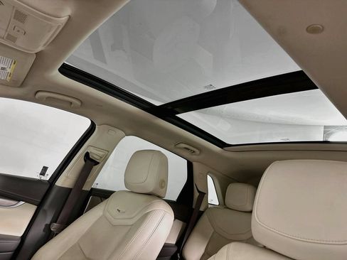 Used 2021 Cadillac XT5 Premium Luxury FWD image 11