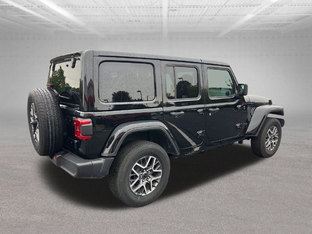 Used 2026 Jeep Wrangler Unlimited Sahara AWD/4WD image 12