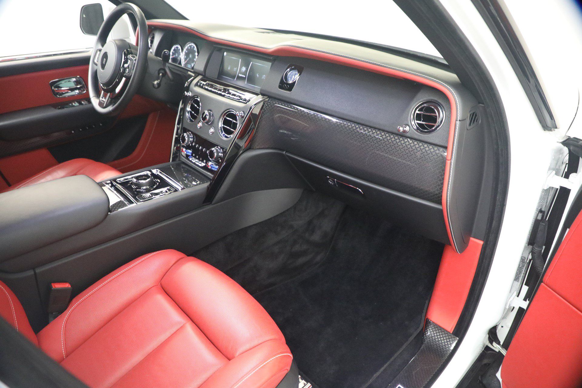 Certified 2021 Rolls-Royce Cullinan Black Badge AWD/4WD image 18