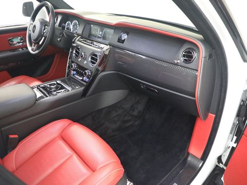 Certified 2021 Rolls-Royce Cullinan Black Badge AWD/4WD image 18