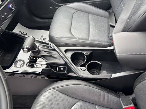 Certified 2023 Kia Niro SX image 16