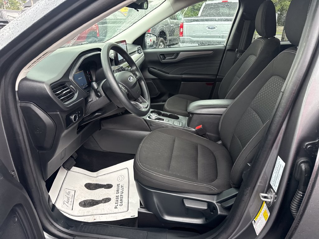 Used 2025 Ford Escape Active AWD/4WD image 21