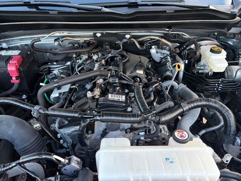 Used 2025 Toyota Tacoma TRD Off-Road image 31