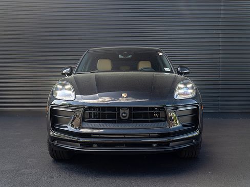 Certified 2026 Porsche Macan AWD/4WD image 26