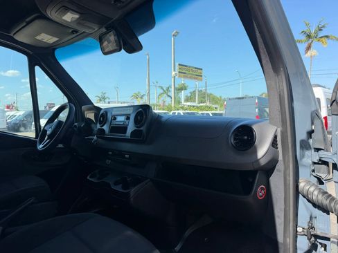 Used 2019 Mercedes-Benz Sprinter 170 image 16