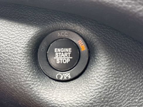 Used 2017 Jeep Cherokee Limited AWD/4WD image 27
