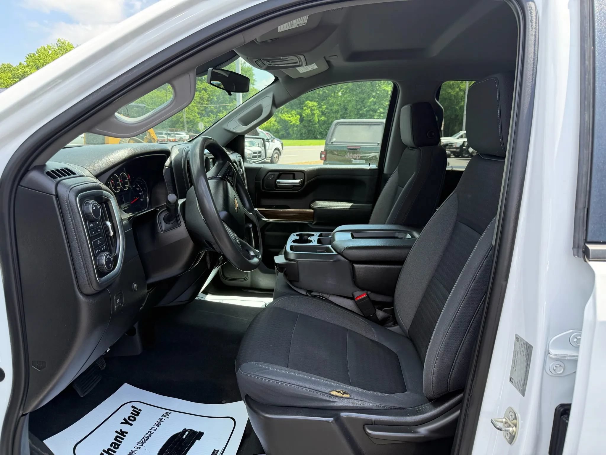 Used 2019 Chevrolet Silverado 1500 LT w/ Z71 Off-Road Package AWD/4WD image 6