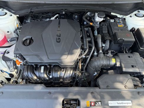 Used 2025 Kia Sportage LX FWD image 30