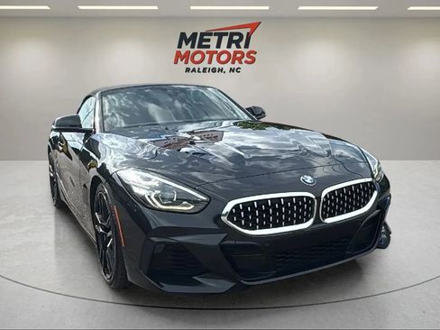 Used 2022 BMW Z4 sDrive30i w/ M Sport Package image 2