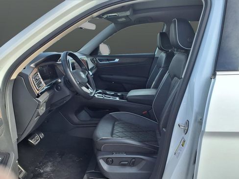 Used 2024 Volkswagen Atlas SEL Premium R-Line image 9