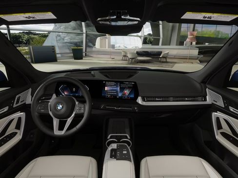 Used 2026 BMW X1 xDrive28i w/ Technology Package image 38