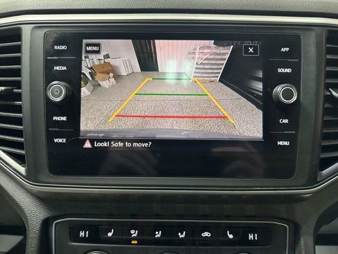 Used 2020 Volkswagen Atlas Cross Sport SE image 13