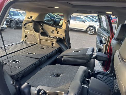 Certified 2025 Subaru Ascent Limited w/ Popular Package #2 image 20