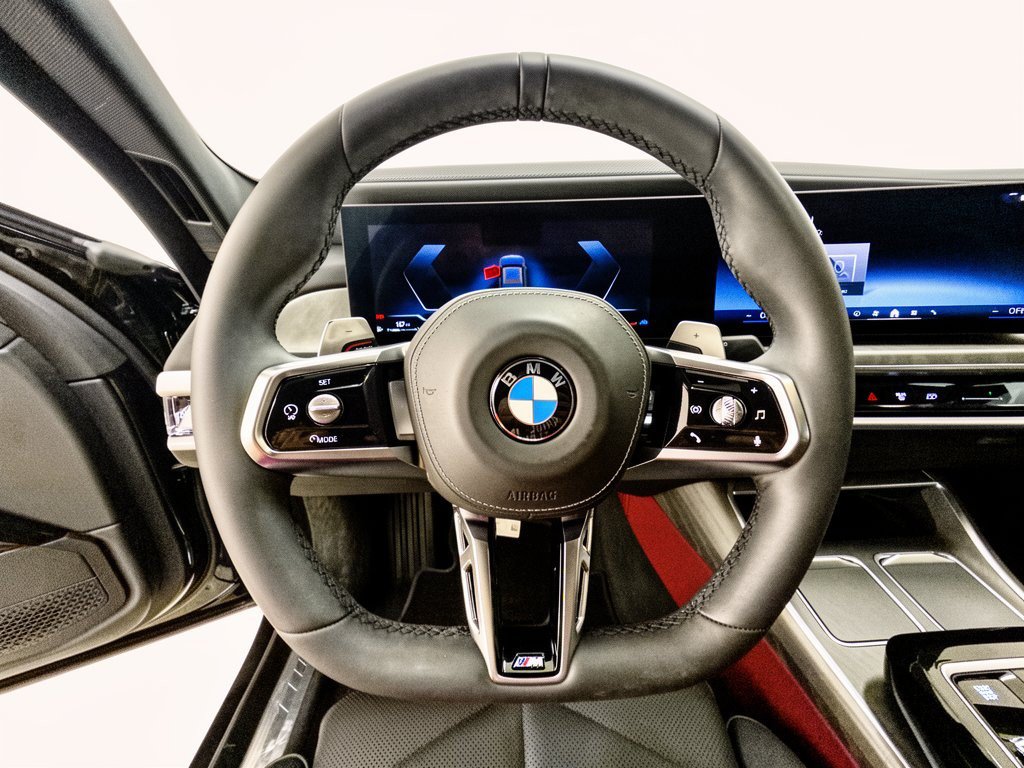 Used 2025 BMW 740i w/ Premium Package RWD image 10