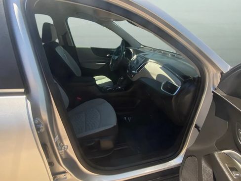 Used 2020 Chevrolet Equinox LS w/ LS Convenience Package FWD image 27