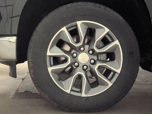 Certified 2024 Chevrolet Silverado 1500 LT AWD/4WD image 22