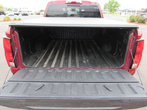 Used 2025 Chevrolet Colorado Z71 w/ Technology Package AWD/4WD image 34