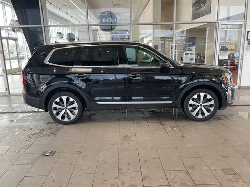 Used 2022 Kia Telluride S image 2