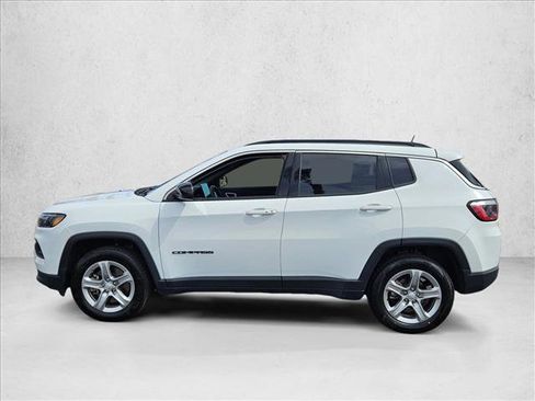 Used 2024 Jeep Compass Latitude image 9