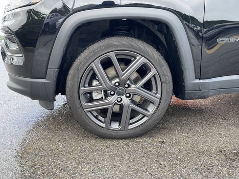 Used 2026 Jeep Compass Limited AWD/4WD image 9