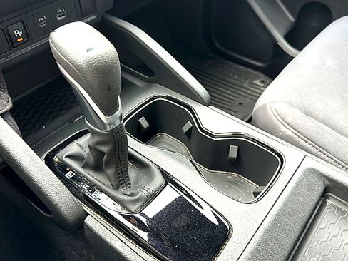 Used 2023 Nissan Frontier SV w/ Midnight Edition Package image 34