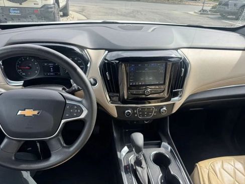 Used 2023 Chevrolet Traverse LS AWD/4WD image 11