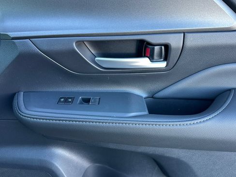New 2026 Toyota Grand Highlander FWD image 19
