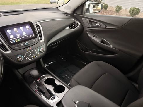 Used 2022 Chevrolet Malibu RS image 24