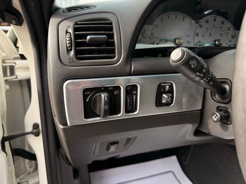 Used 2002 Ford Thunderbird image 34