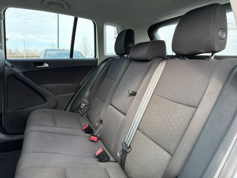 Used 2015 Volkswagen Tiguan S image 24
