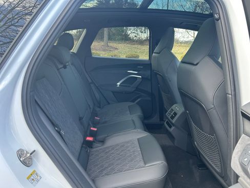 New 2025 Audi SQ5 Premium Plus image 29