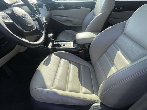 Used 2019 Kia Sorento EX image 14
