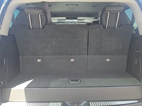 Used 2016 Cadillac Escalade Luxury RWD image 14