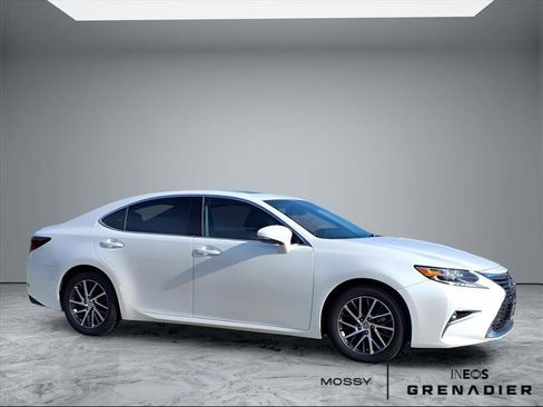 Used 2017 Lexus ES 350 image 1