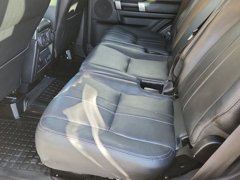 Used 2015 Land Rover LR4 image 12