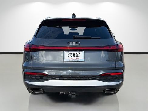 Certified 2025 Audi Q5 Prestige image 4