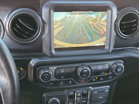 Used 2021 Jeep Wrangler Unlimited Sport image 12