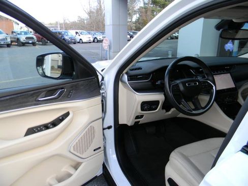 Used 2021 Jeep Grand Cherokee L Limited w/ Trailer Tow Group (B) image 16