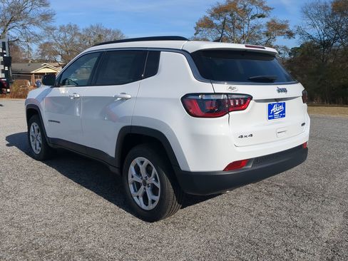 New 2026 Jeep Compass Latitude image 5