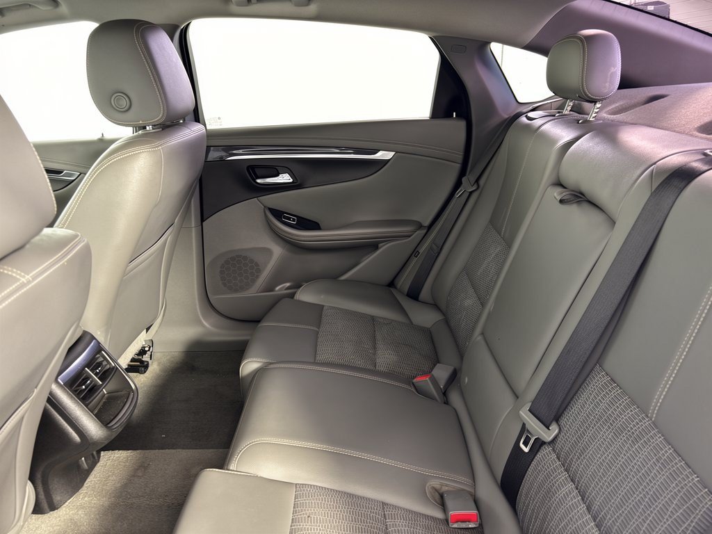Used 2019 Chevrolet Impala LT FWD image 25