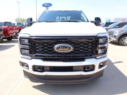 New 2026 Ford F250 Lariat w/ Black Appearance Package AWD/4WD image 11