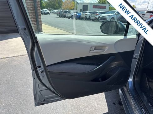 Used 2025 Toyota Corolla LE FWD image 17