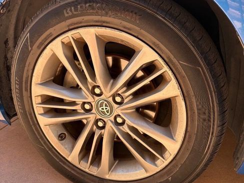 Used 2017 Toyota Camry SE FWD image 25