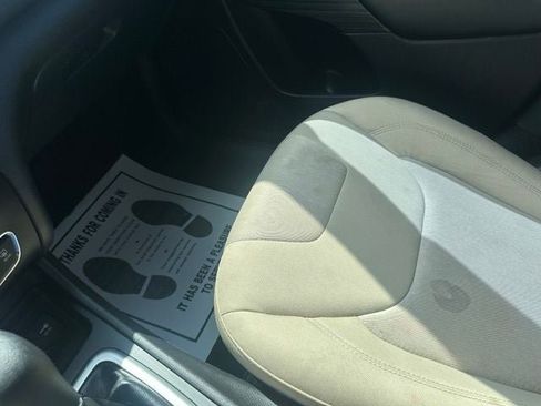 Used 2015 Jeep Cherokee Sport w/ Cold Weather Group FWD image 18