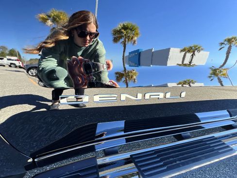 Used 2024 GMC Sierra 1500 Denali w/ Technology Package AWD/4WD image 30